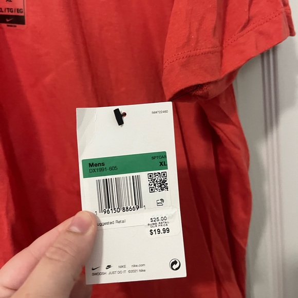 Unisex Nike Tee NWT - Picture 2 of 3